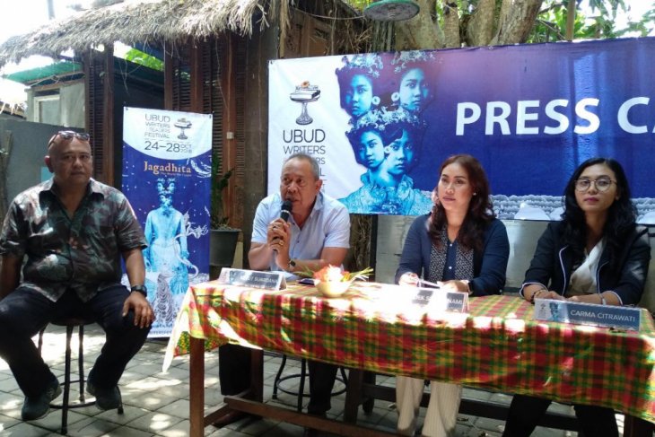Menteri Susi turut berbicara dalam