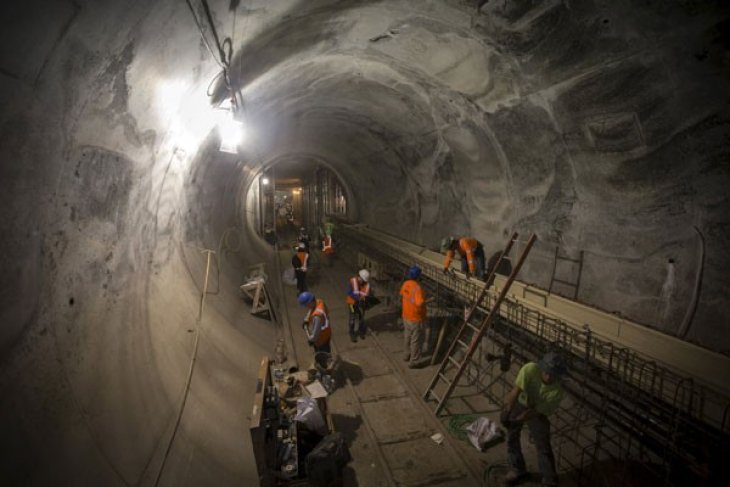 China realisasikan pembangunan terowongan kereta api cepat bawah laut terpanjang di dunia