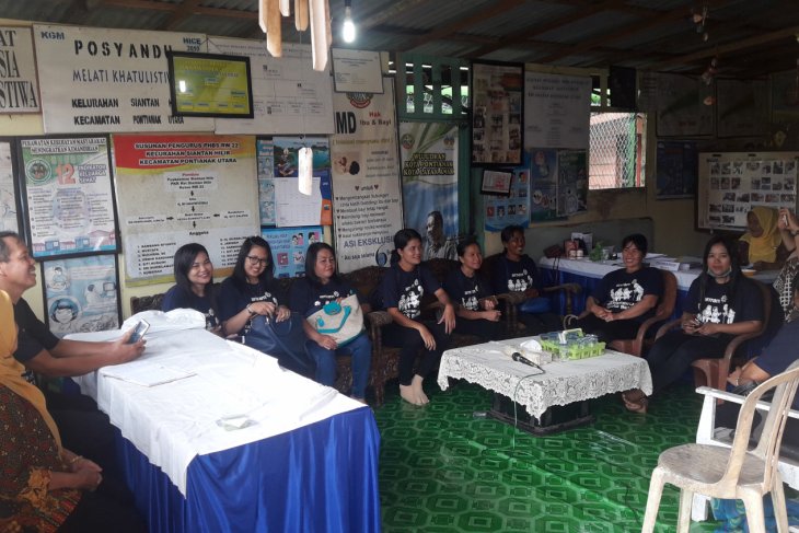 Antam Fasilitasi Kader Posyandu Lansia Toras Belian Studi Banding ke Pontianak