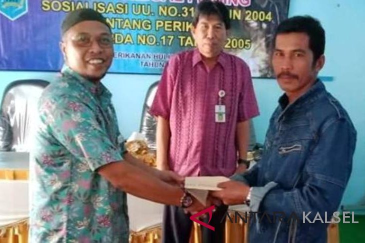 Pokmaswas Pantai Ulin HSS dihadiahi Rp3 juta tangkap penyetrum ikan