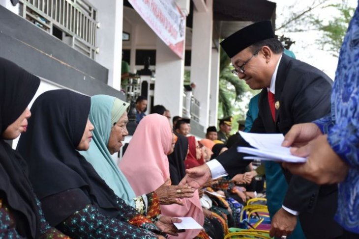 Veteran Tabalong Dapat Santunan Plus Kursi Roda
