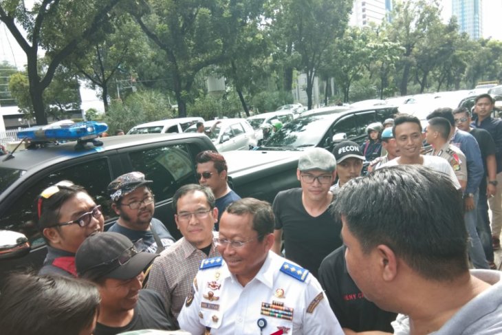 Kemenhub Tegur Keras Grab
