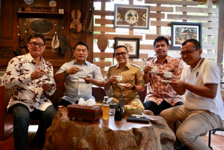 Jenderal Moeldoko Kepincut Kopi dan Budaya Banyuwangi