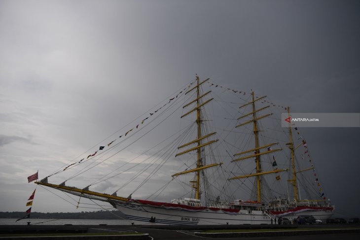 KRI Bima Suci Tiba di Surabaya