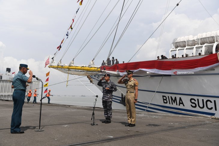 KRI Bima Suci Tiba di Surabaya