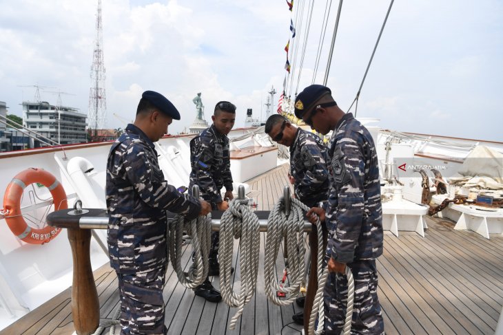 KRI Bima Suci Tiba di Surabaya