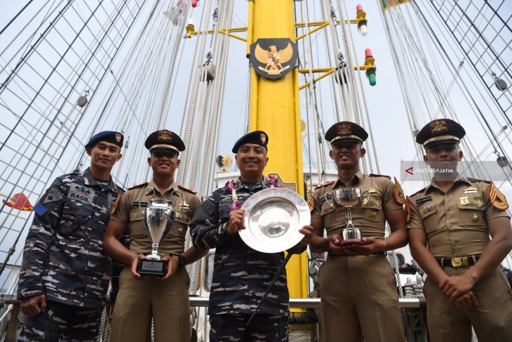 KRI Bima Suci Tiba di Surabaya