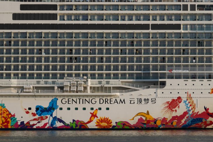 Kapal pesiar MV Genting Dream