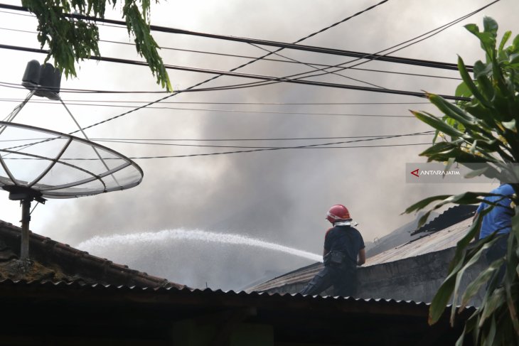 Kebakaran Bengkel Di Kediri