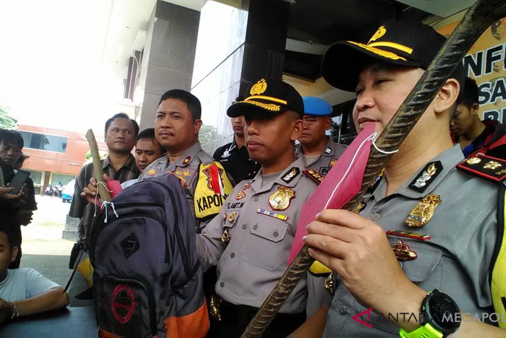 Pasangan pengantin baru pembunuh bayi ditangkap