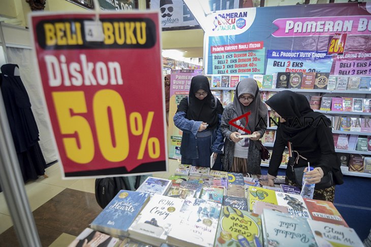 Pameran buku juara