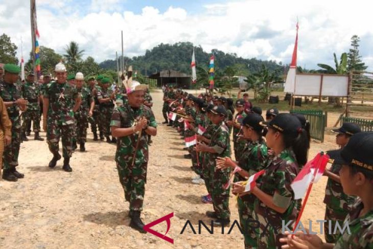 Pangdam ingatkan prajurit perbatasan agar hindari politik