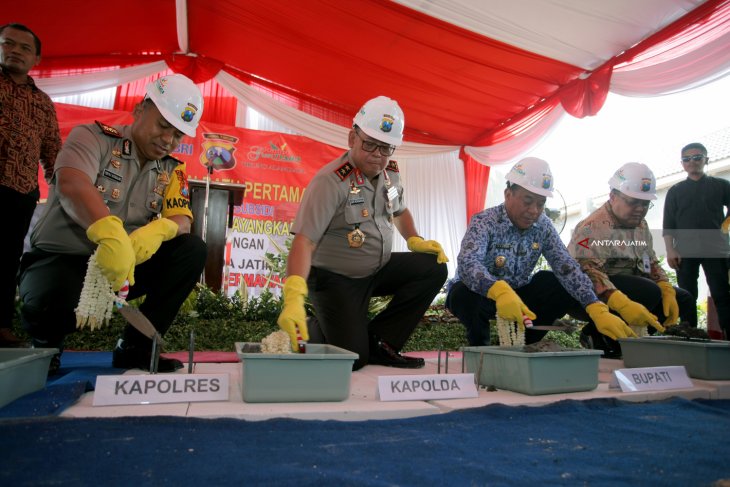 Pelayanan Kepolisian Berbasis IT