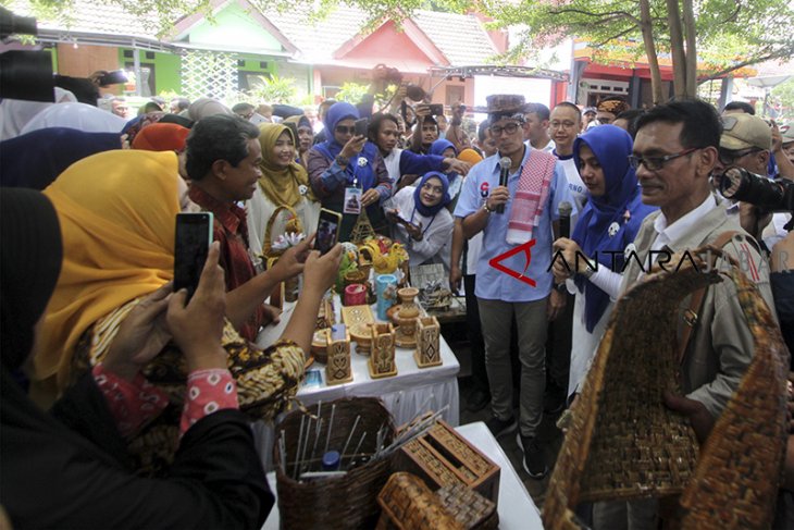 Sandiaga Uno kunjungi sentra UMKM