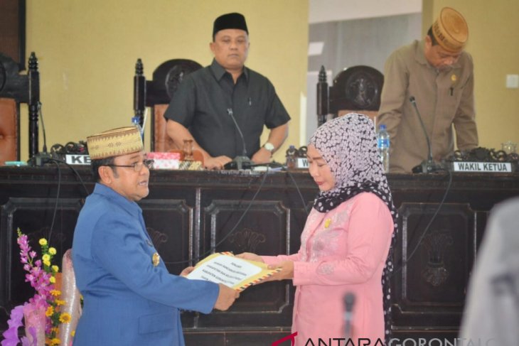 Penandatanganan Nota Pengantar R-APBD Gorontalo Utara Tahun 2019