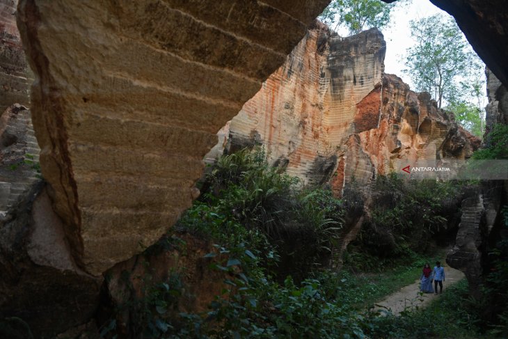 Wisata Tambang Batu kapur Arosbaya