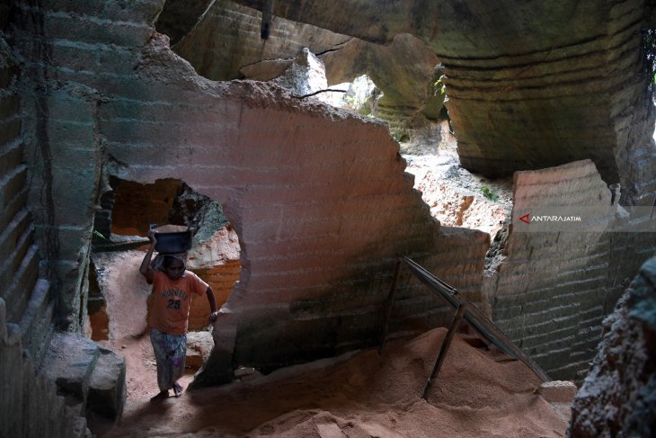 Wisata Tambang Batu kapur Arosbaya