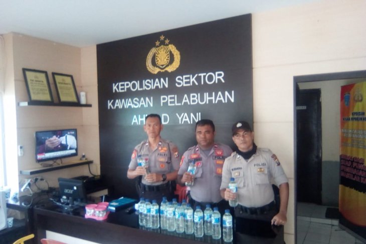 Polisi sita minuman keras dari KM Kieraha
