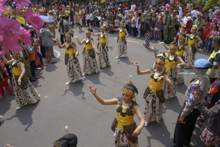 Kirab Budaya Bersih Nagari