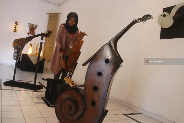 Pameran Seni Kriya Daur Membaur