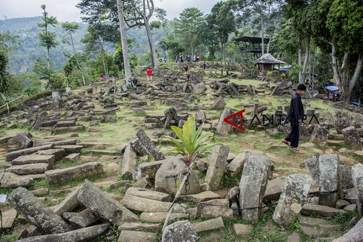 Situs megalitikum gunung Padang