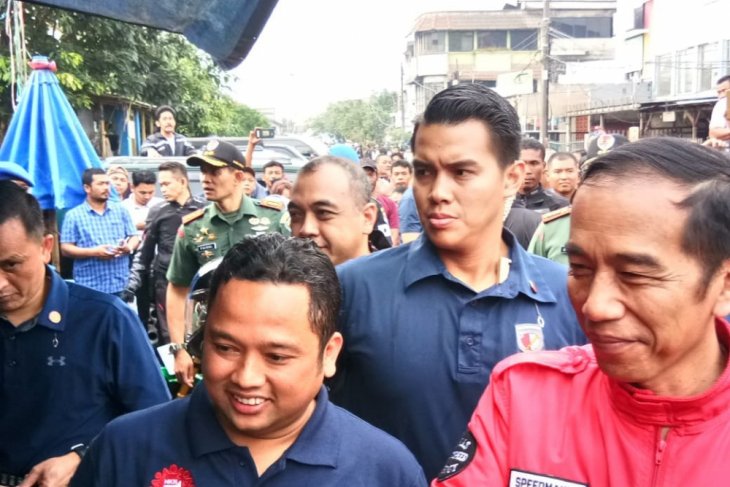 Presiden RI, Joko WIdodo sidak bahan kebutuhan pokok di pasar di Kota Tangerang