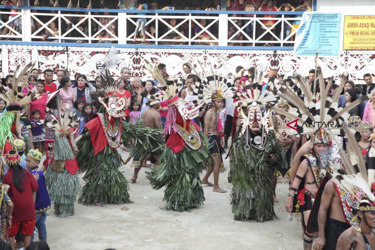 Pesta Ritual Hudoq Nebeeq Kaltim