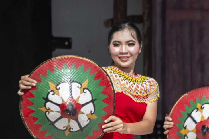 Pentas Seni Budaya Dayak Ketapang