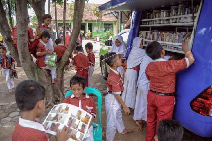 Perpustakaan mobil keliling