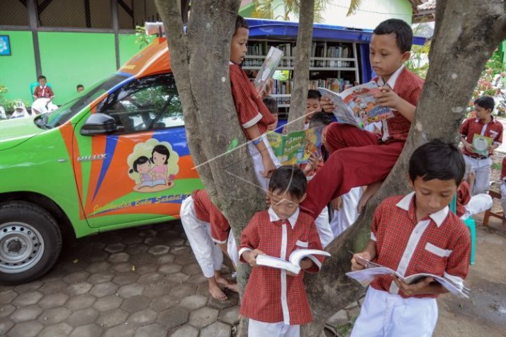 Perpustakaan mobil keliling