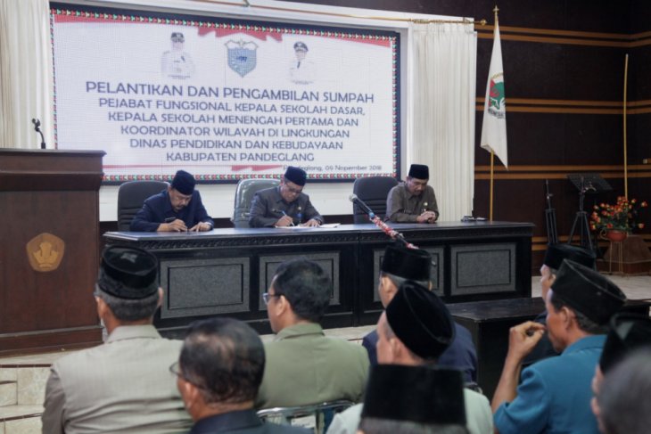 Pelantikan kepala sekolah dan korwil pendidikan di Pandeglang