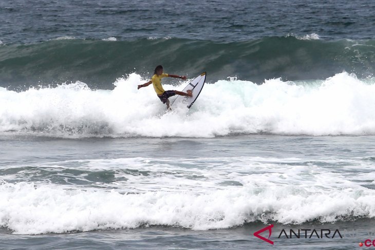 Kejuaraan Surfing Bengkulu