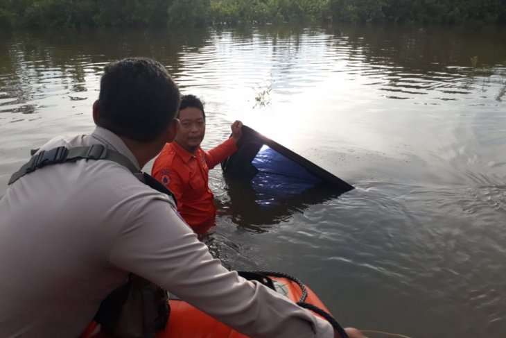 Mobil Camat Jangkat Timur belum dapat dievakuasi