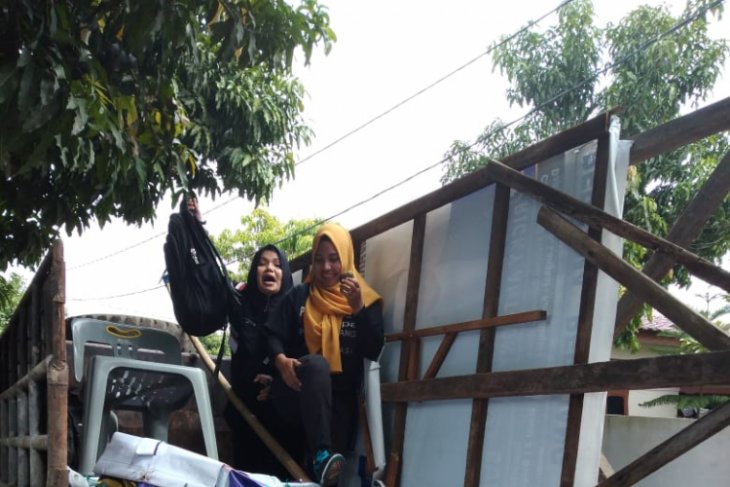 Bawaslu Langkat tertibkan alat peraga kampanye