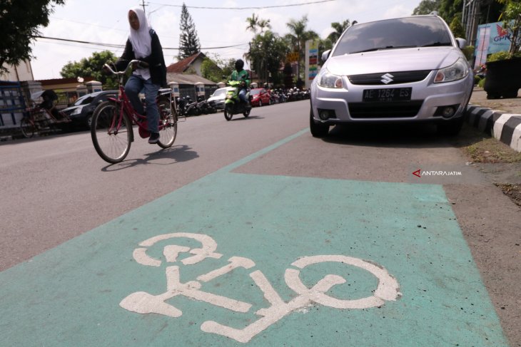 Jalur Sepeda Belum Maksimal