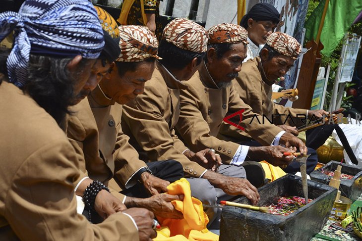 Jamasan tradisi budaya galuh