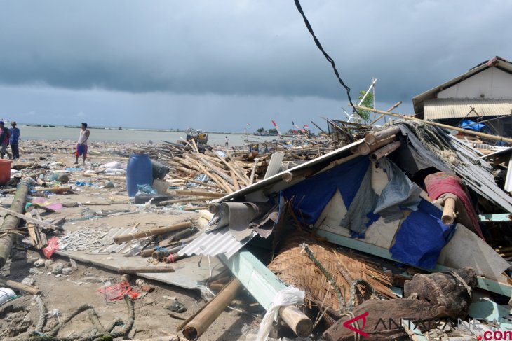 Death toll from Sunda Strait tsunami rises to 429 - ANTARA News