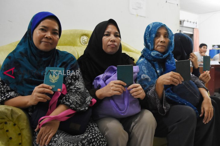 MALAYSIA DEPORTASI 150 PMI ILEGAL