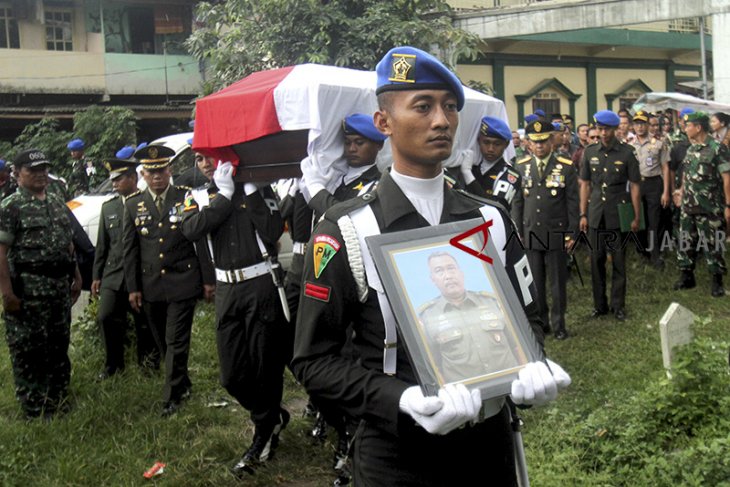 Pemakaman anggota TNI korban penembakan 
