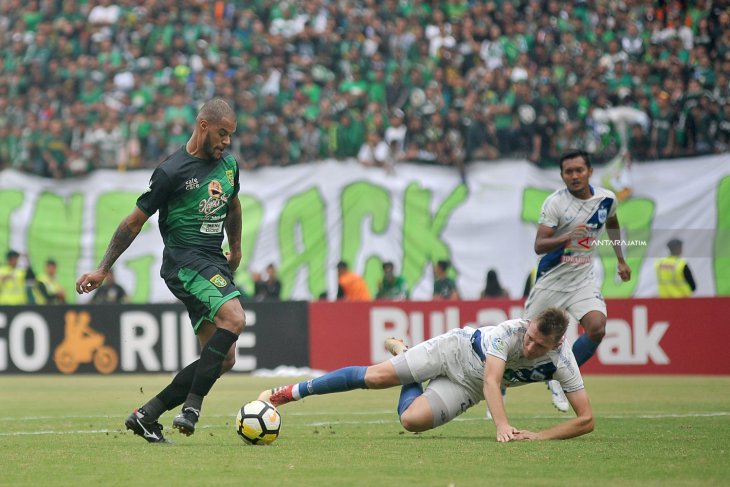 Persebaya Kalahkan PSIS Semarang