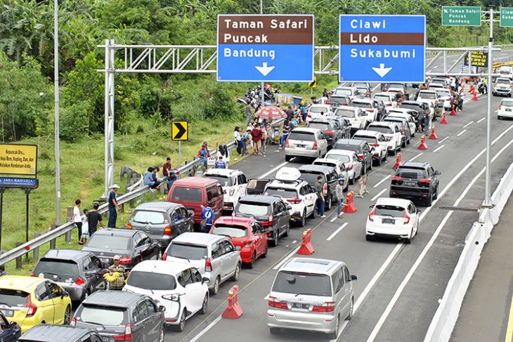 Rencana penutupan jalur puncak 