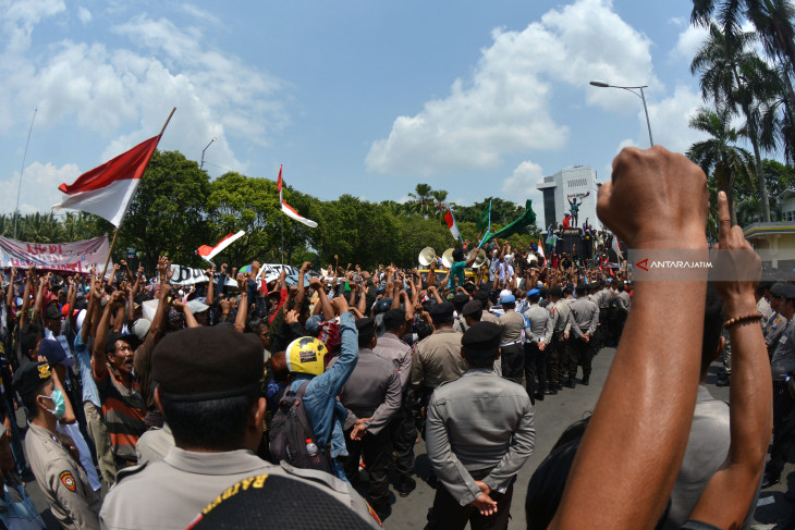 Tolak Tambang Emas Jember