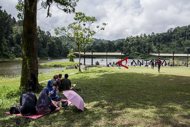 Wisata danau situ gunung