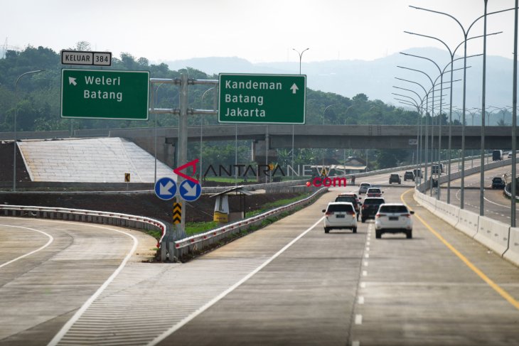 Year ender - Trans-Java  toll road ready for 2018 year-end travelers  by Andi  Abdussalam