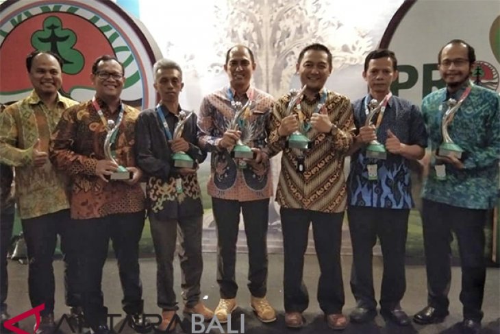 Enam Pabrik Danone-AQUA raih