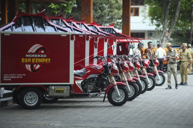 Bantuan kendaraan pelayanan tambal ban