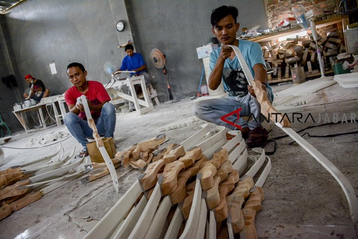 Produksi busur panah di Sukabumi