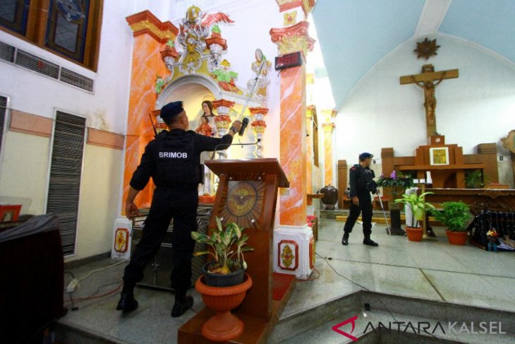 Sterilisasi Gereja Jelang Natal