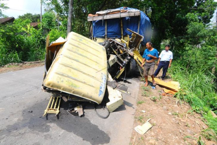 Kecelakaan truk