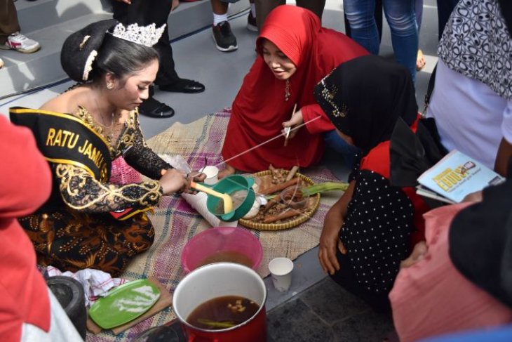 Pelatihan meracik jamu tradisional